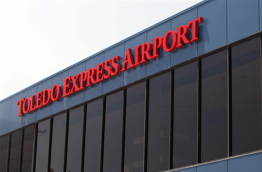 Toledo-Express-Airport-4