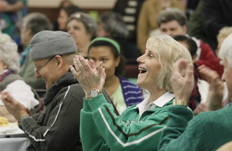 CTY-hibernians18p-clap