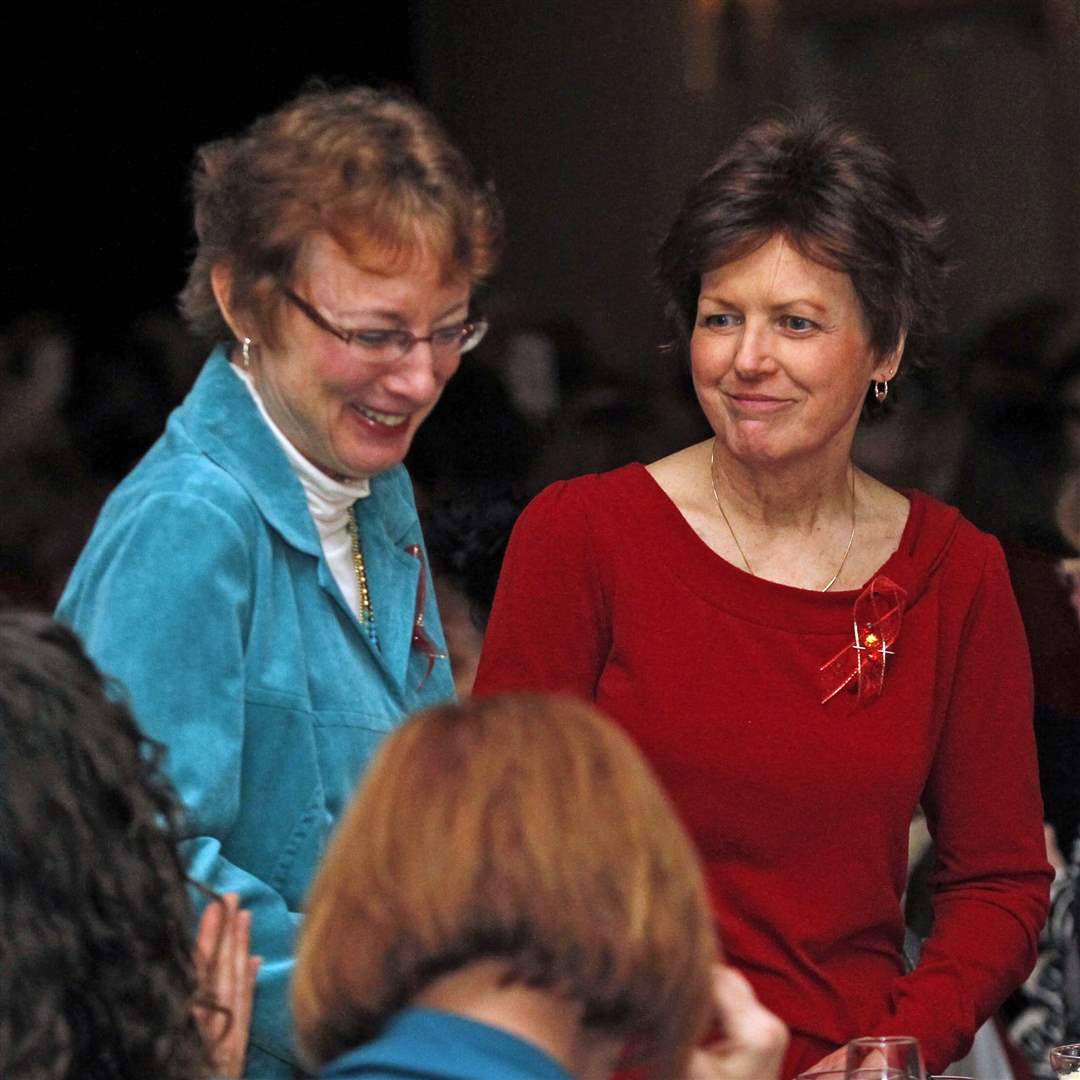 SOC-victorycenter22p-karen-solg-deb-fenn