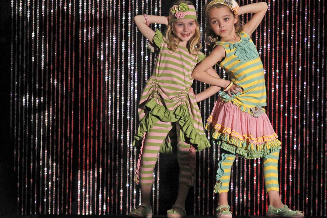 SOC-victorycenter22p-thurston-lang