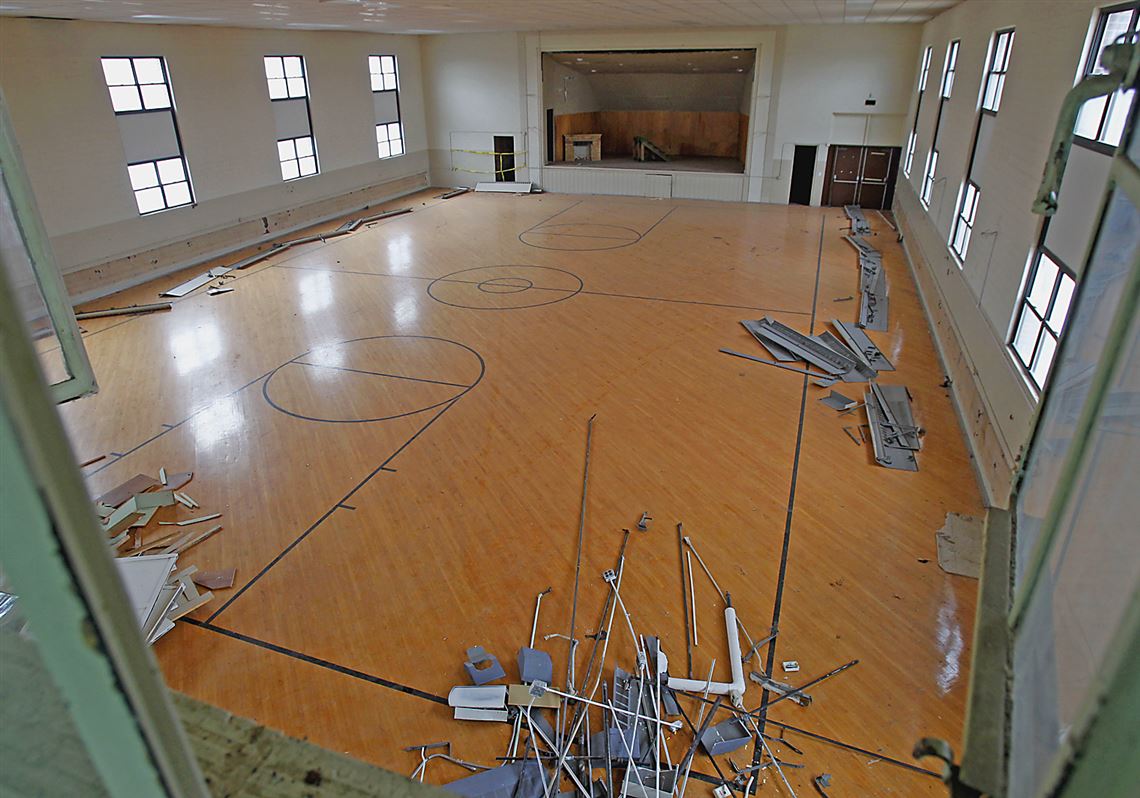 Crews Dismantle Armory For Demolition The Blade