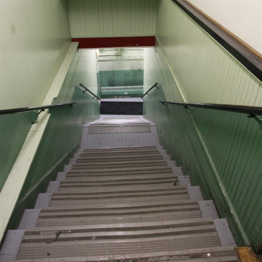 WEBSyl-fire1-stairway