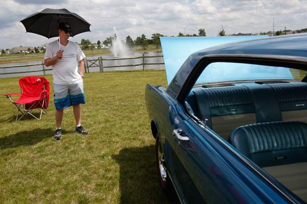 Aaron-Galambos-of-South-Toledo-makes-his-own-shade-as-he