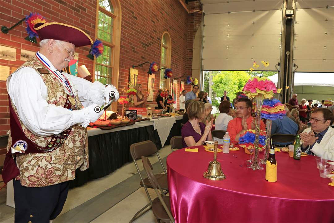 SOC-induct01p-town-crier