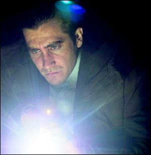 Jake Gyllenhaal plays a detective.
