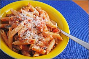 Penne with Sweet Italian Sausage Sauce is a 20-minute dinner to feed a hungry crowd.