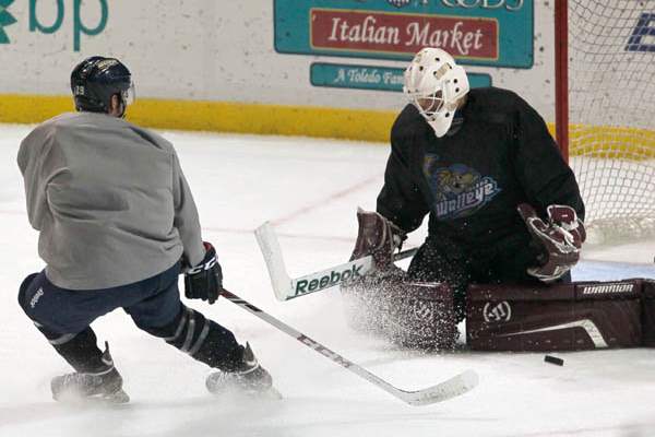 Walleyes-Tyler-Pilmore-and-goalie-Brooks-Ostergard-1