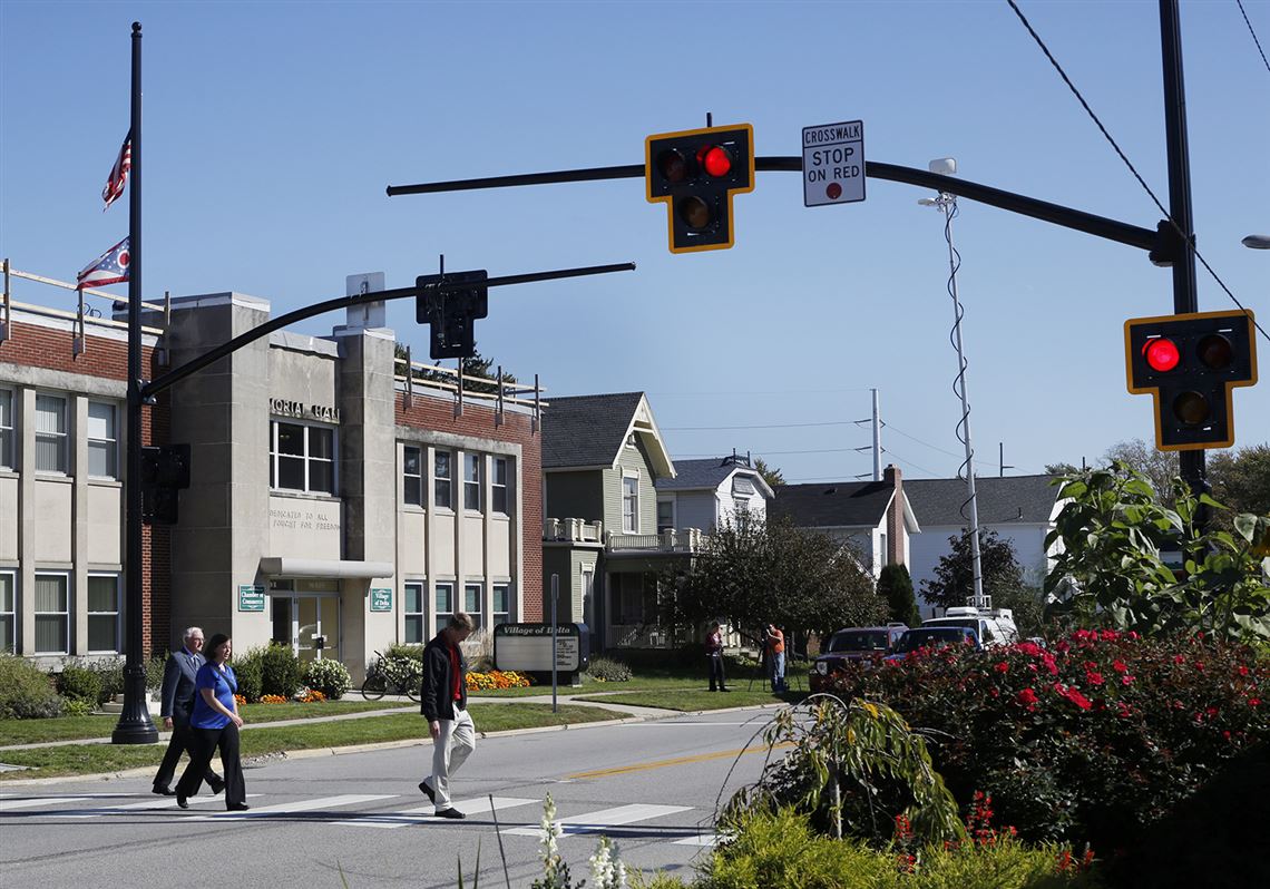 Delta's new crosswalk signal a unique design for the region | The Blade, image size:1140x798