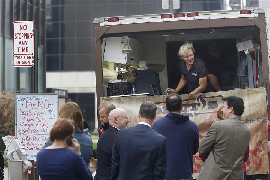 Food-trucks-Deet-s