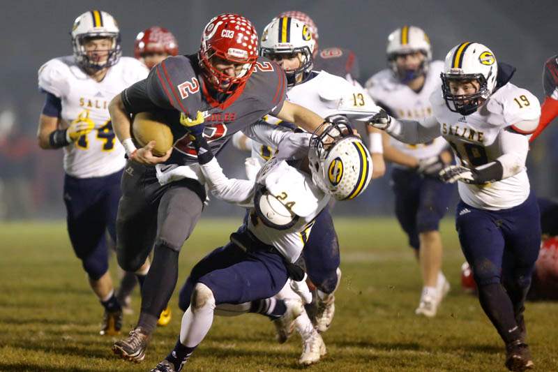 Bedford-Saline-QB-run