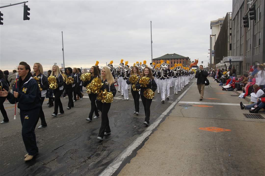 cheer-CTY-parade17p