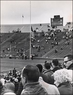 Eight days after the assassination of President John F. Kennedy, a small Michigan Stadium crowd watched as the Buckeyes beat the Wolverines 14-10. The game was originally scheduled for the week before but was delayed because of the tragedy. Only 36,424 fans were in attendance.