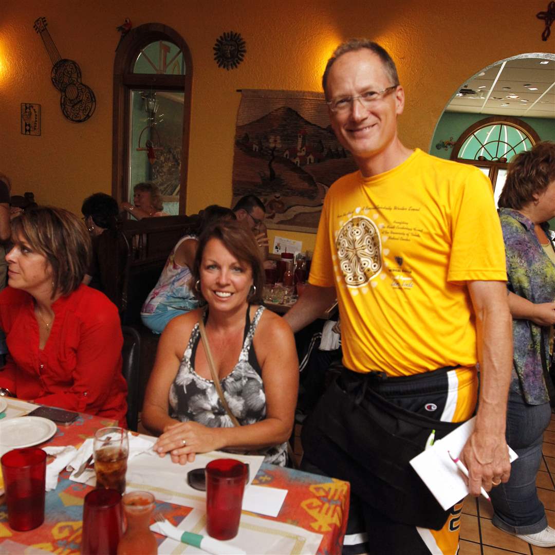 SOC-celeb26p-gower-cooper-loma-lindas