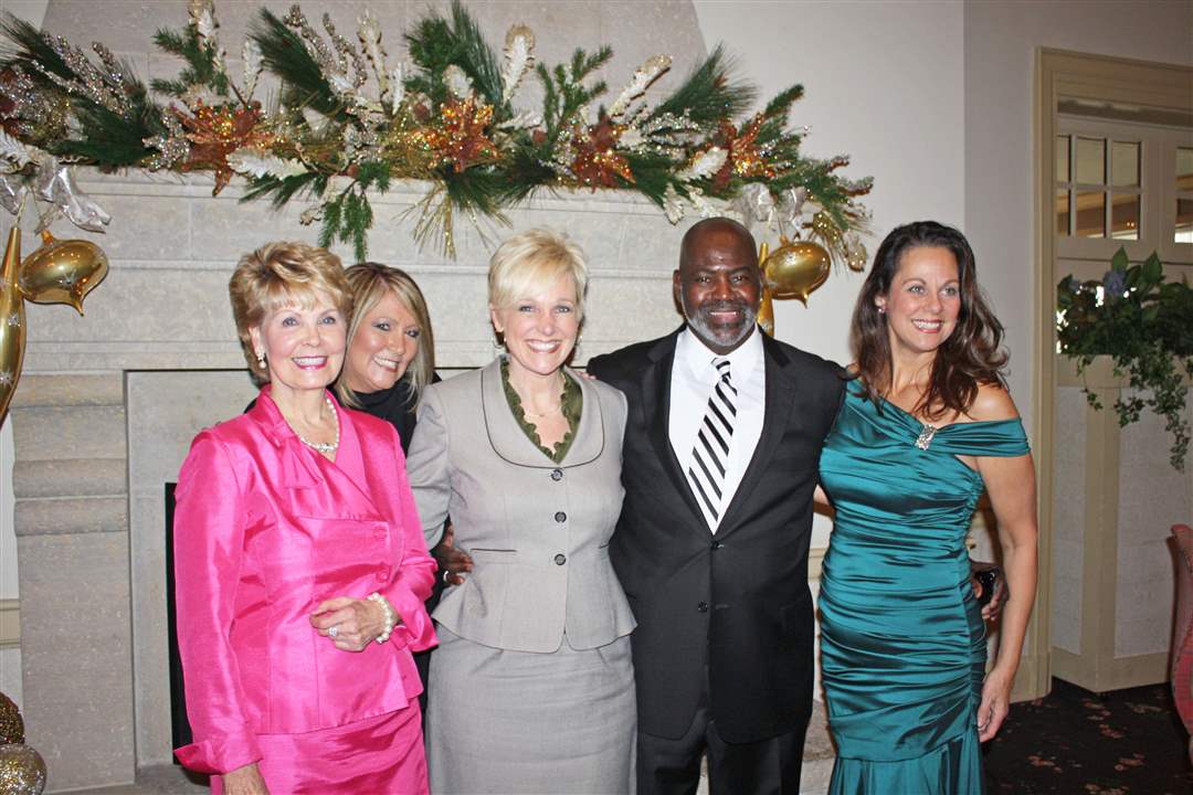 Flower Hospital Holly and Ivy Fashion Show The Blade