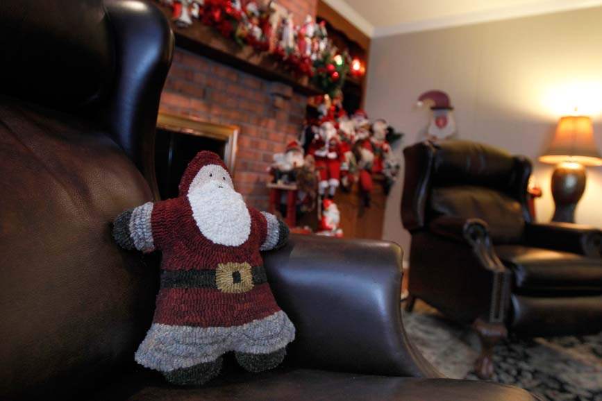 WEBSYLSCHULTZ12p-knit-santa