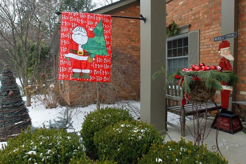 WEBSYLSCHULTZ12p-santa-flag