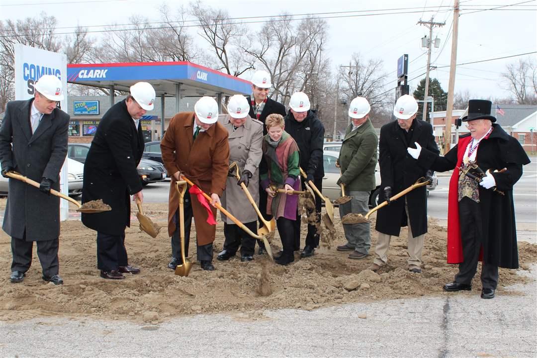 GenoaBank Breaks Ground In Sylvania Township The Blade