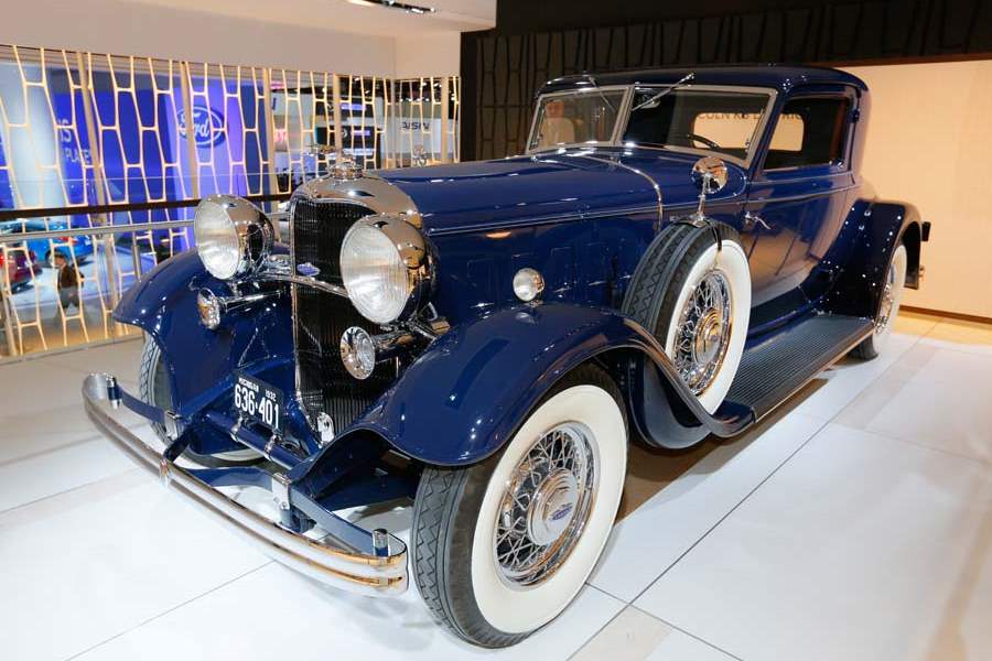 BIZ-AutoShow14p-A-1932-Lincoln-KB-Dietrich-Coupe