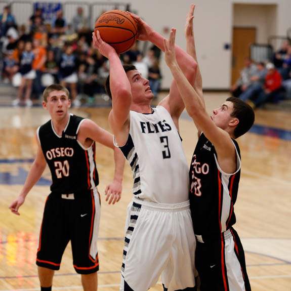 Lake-s-Jared-Rettig-3-shoots-against-Ot