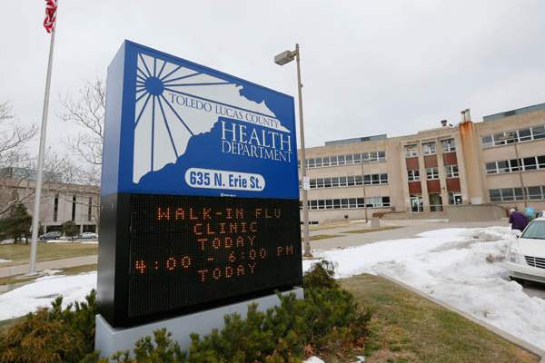 Flu-shot-clinic-at-the-Toledo-Lucas-County-Health-Department