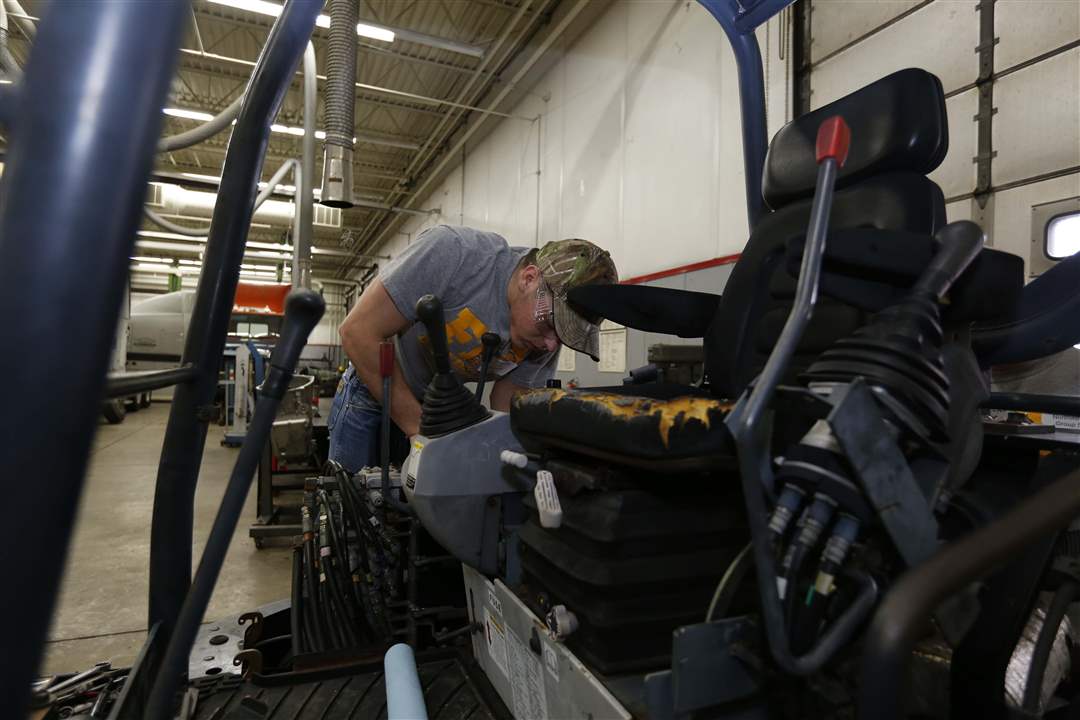 WEBpbg-tractor21-Edon-High-School