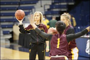 Arizona State head coach Charli Turner Thorne works with her team during practice on Friday. After stepping away last season, Turner Thorne helped ASU improve from 13-18 to 22-9.