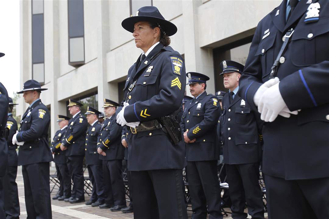 CTY-Memorial-13P-Toledo-Police-stand