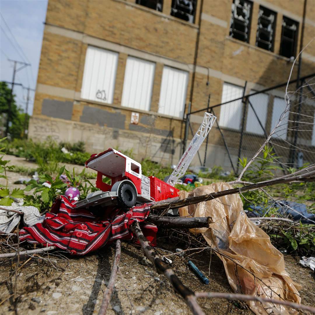 CTY-uglytoledo-north-bedding