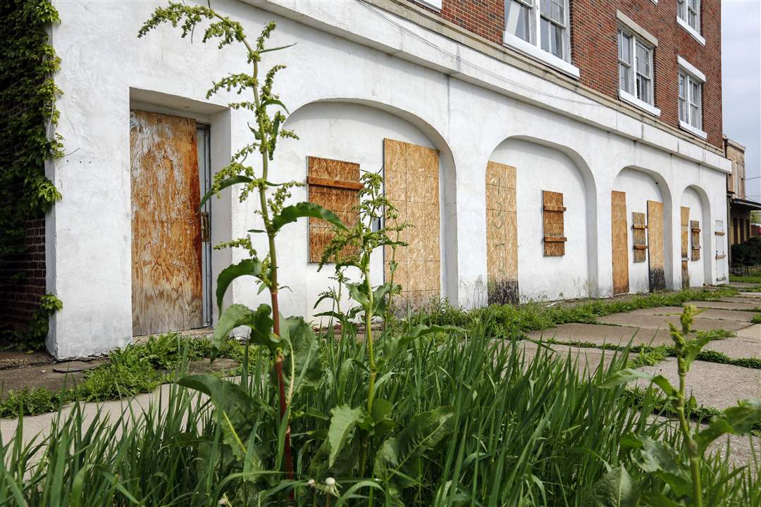 CTY-uglytoledo-north-13th-street