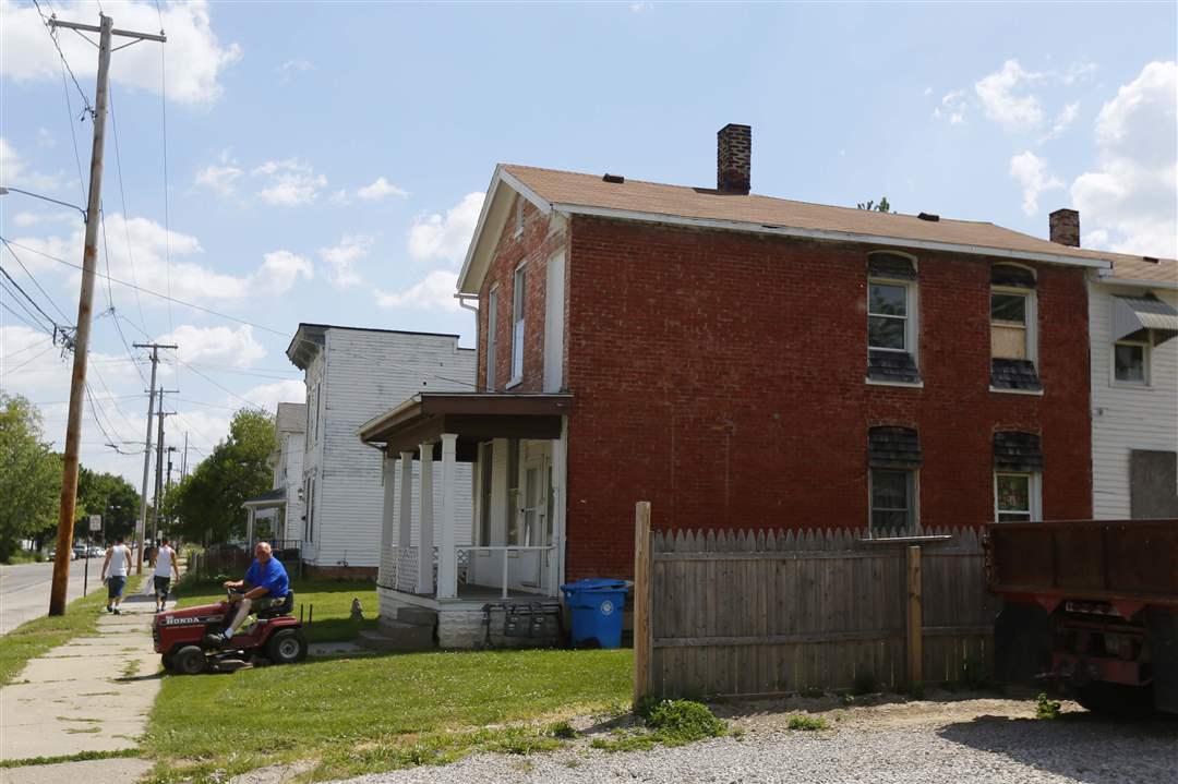 CTY-uglytoledo-Michigan-mow