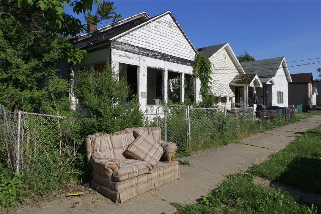 CTY-uglytoledo-south-Sumner-Street