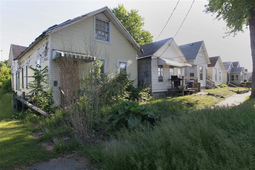 CTY-uglytoledo-south-Jervis-Street