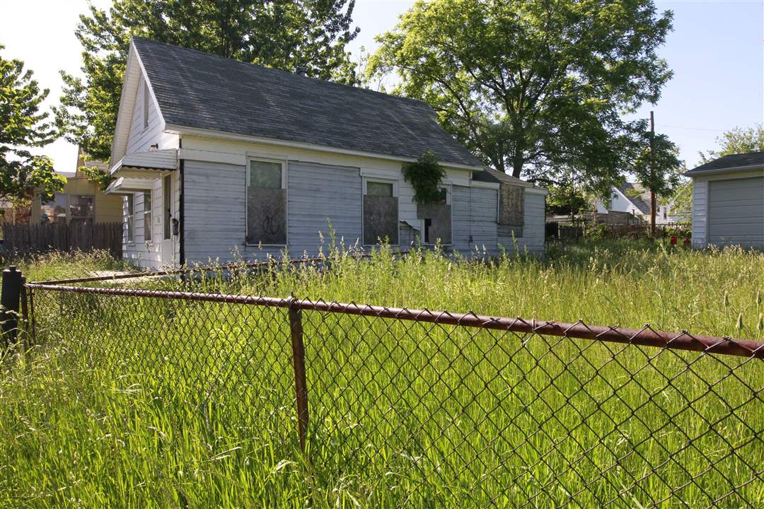 CTY-uglytoledo-south-Lotus-Avenue