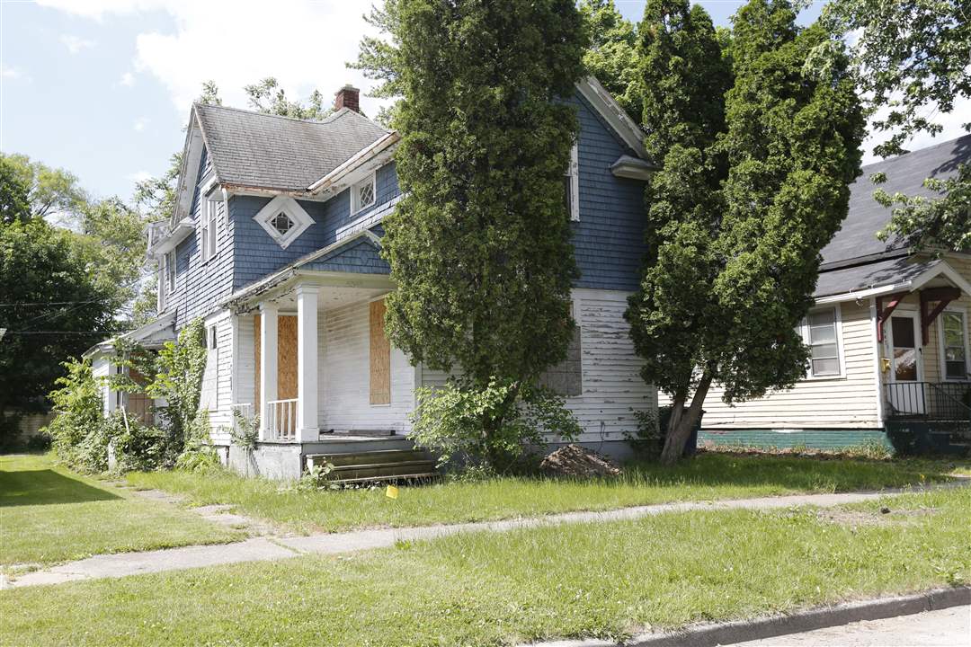 CTY-uglytoledo-west-Jermaine-Drive