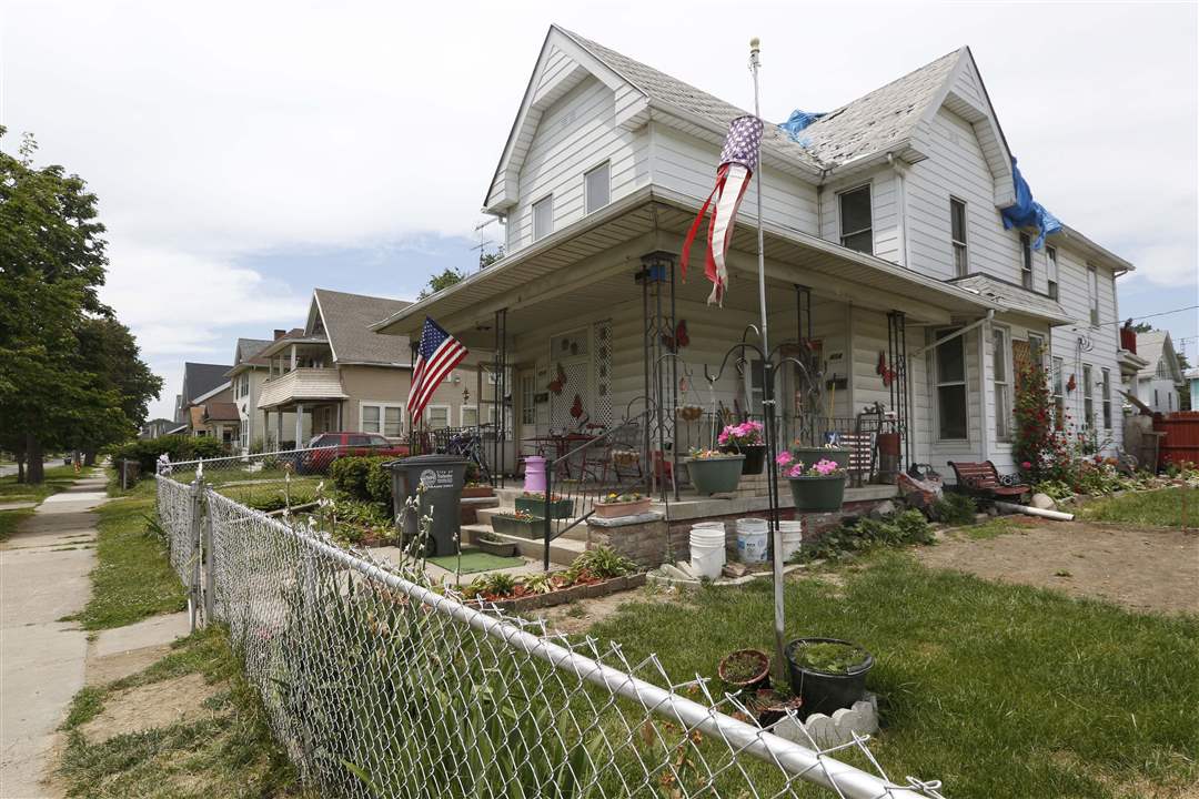 CTY-GANGBLIGHT-fixing-up-south