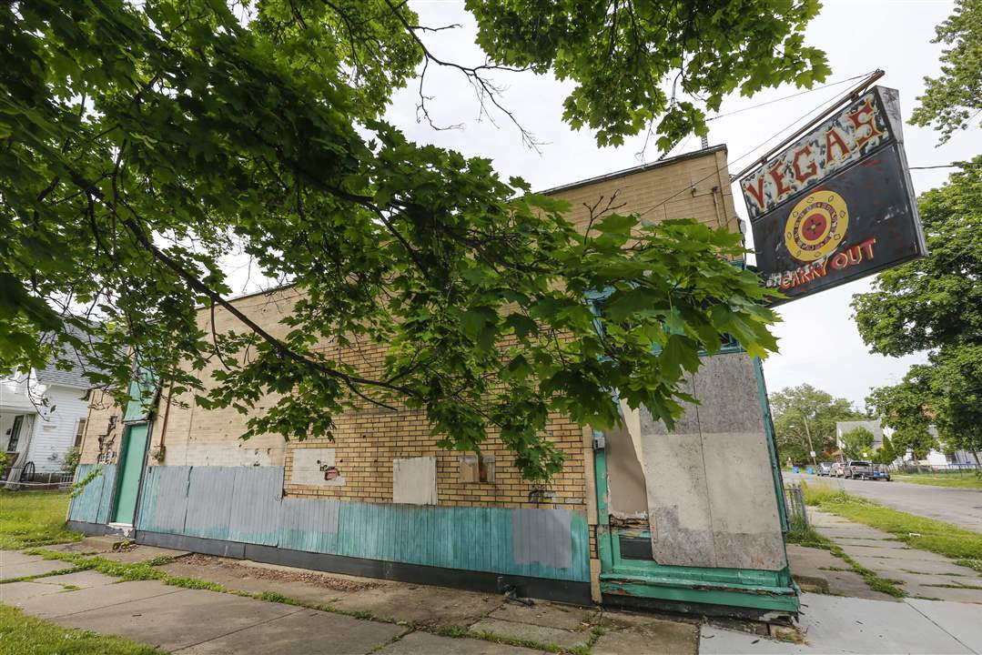 CTY-uglytoledo-north-closed-carryout