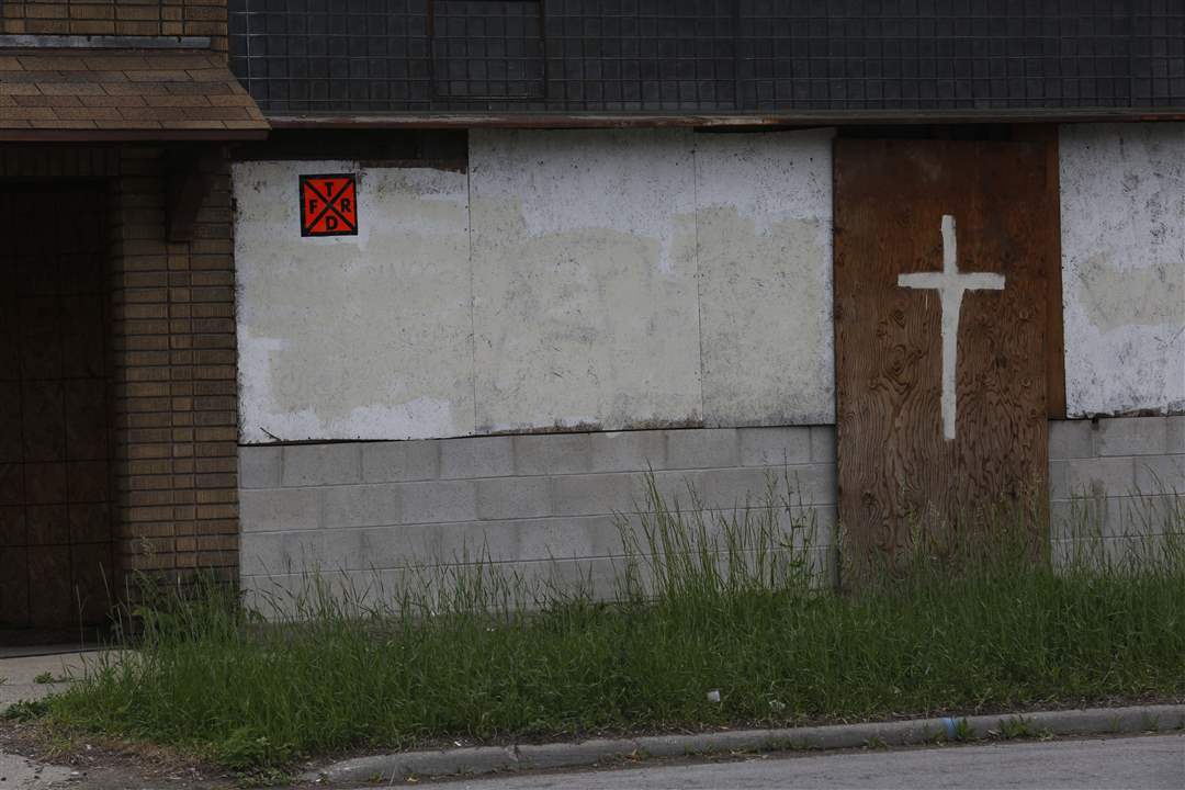 CTY-uglytoledo-south-cross