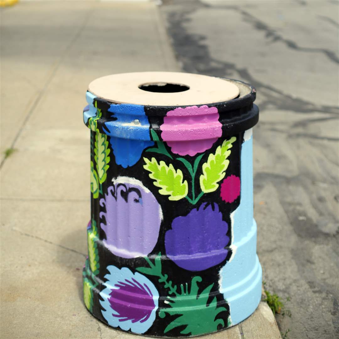 painted-trash-cans-6-22