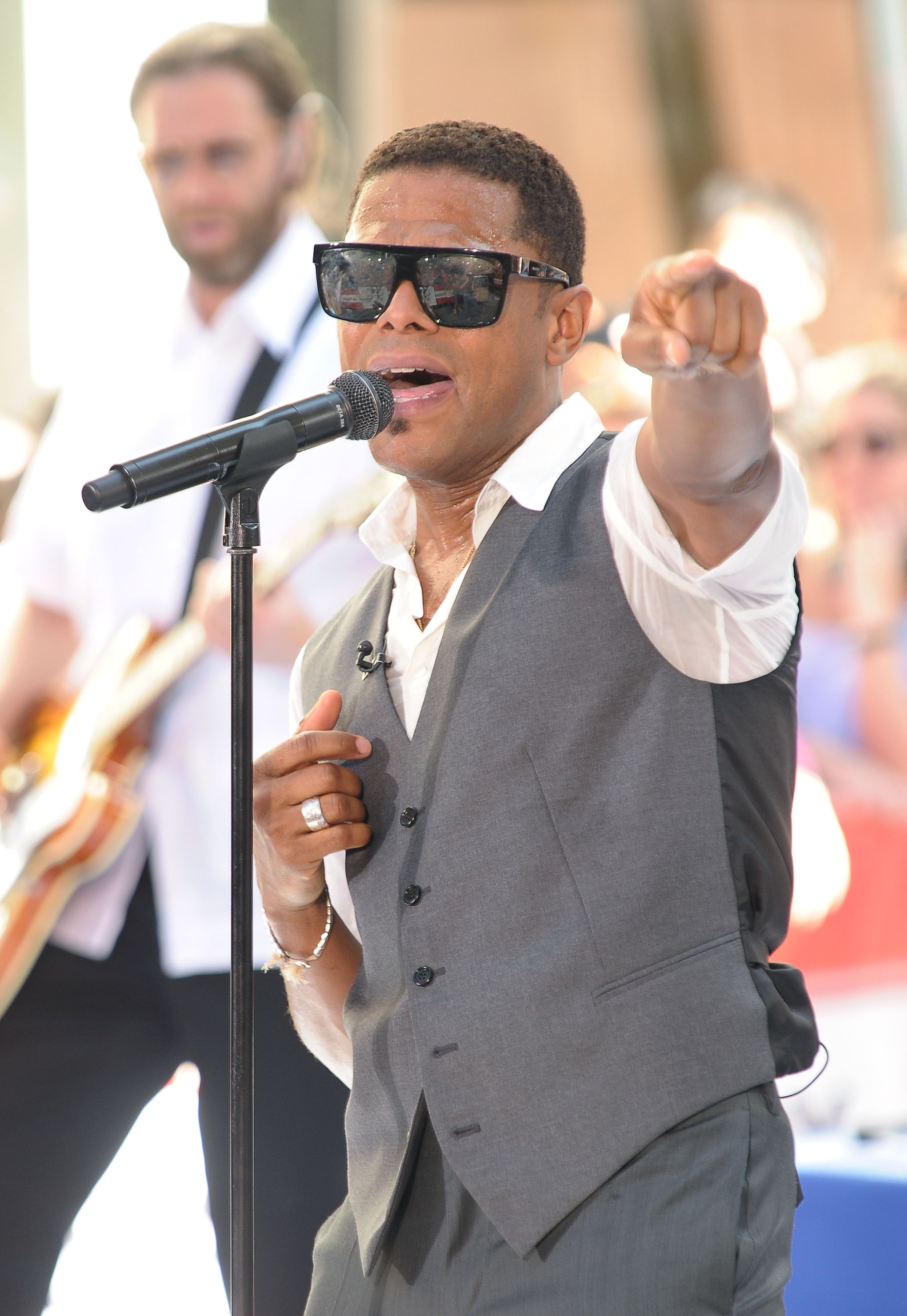 After 5-year wait, R&B singer Maxwell has new music, tour including Toledo stop - The ...