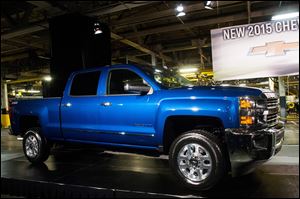 GM will use a new, more-efficient transmission in trucks.