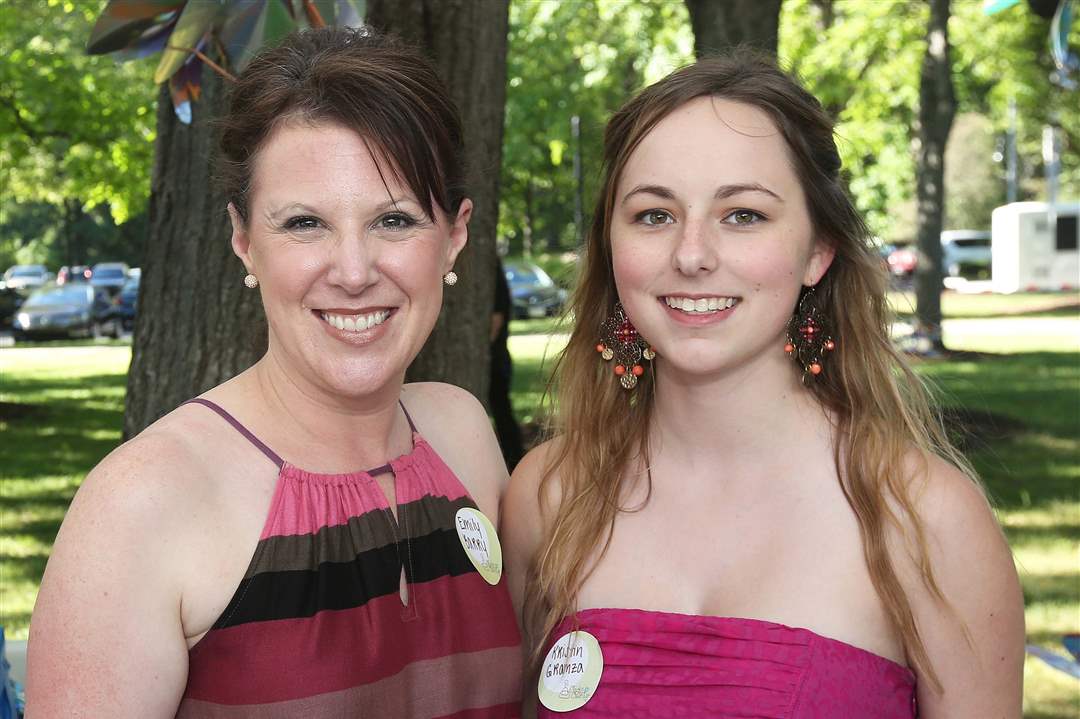 SOC-chicks08p-Emily-Barry