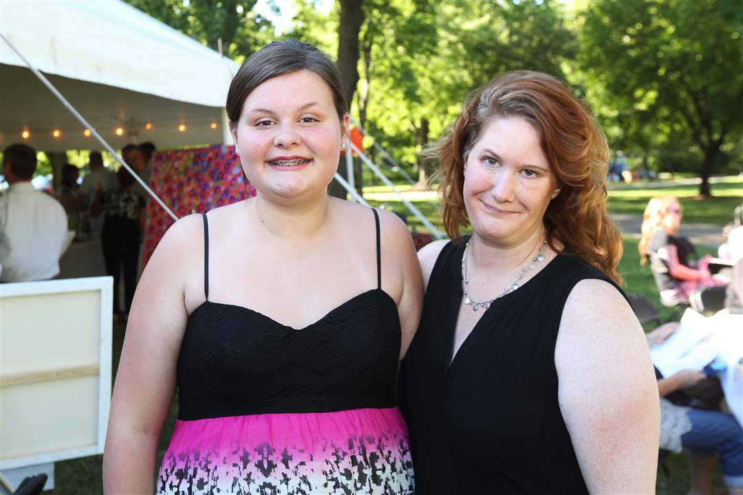 SOC-chicks08p-Kayleigh-Moch