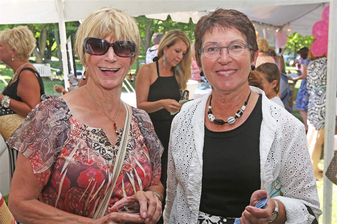 SOC-chicks08p-Linda-Stacy-of-Sylvania