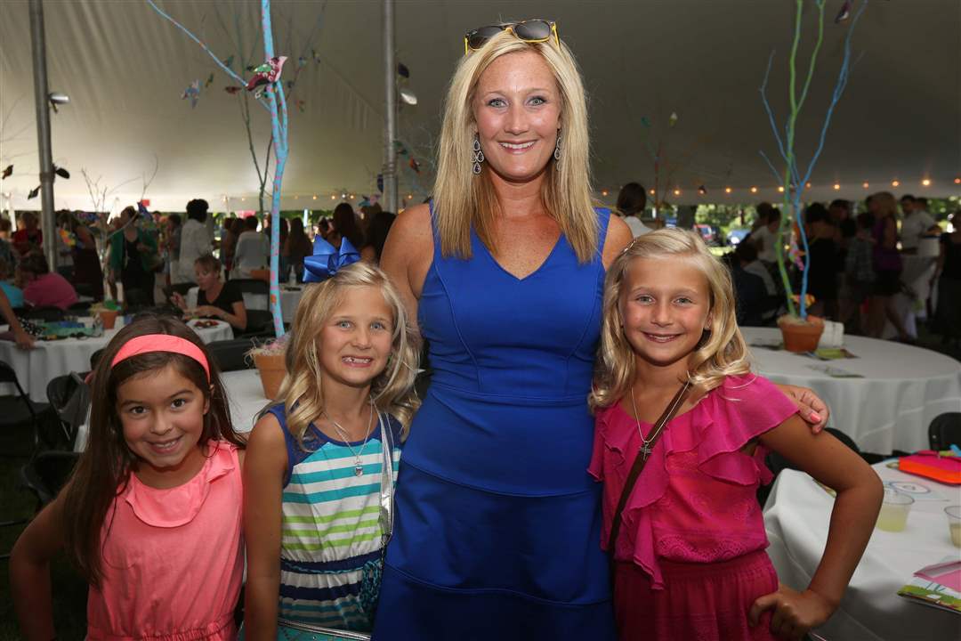 SOC-chicks08p-Molly-Kersten