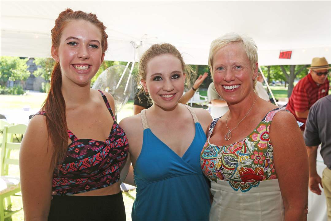 SOC-chicks08p-Taylor-Jorris