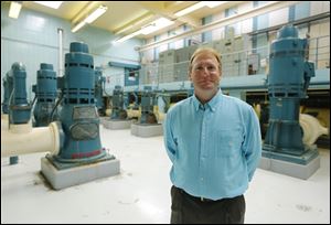 Doug Wagner, Oregon’s water plant superintendent, theorized that the red-flag test results Toledo got late Friday into early Saturday — results that prompted a no-drink warning for Toledo’s more than 500,000 water customers — were caused by some change in how the neighboring water system tests for microcystin, rather than an abrupt change in the toxin’s level.