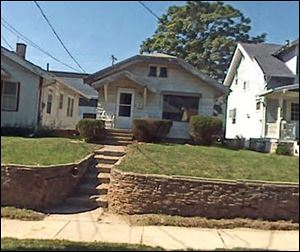 Street view of home at 1109 Warwick Avenue