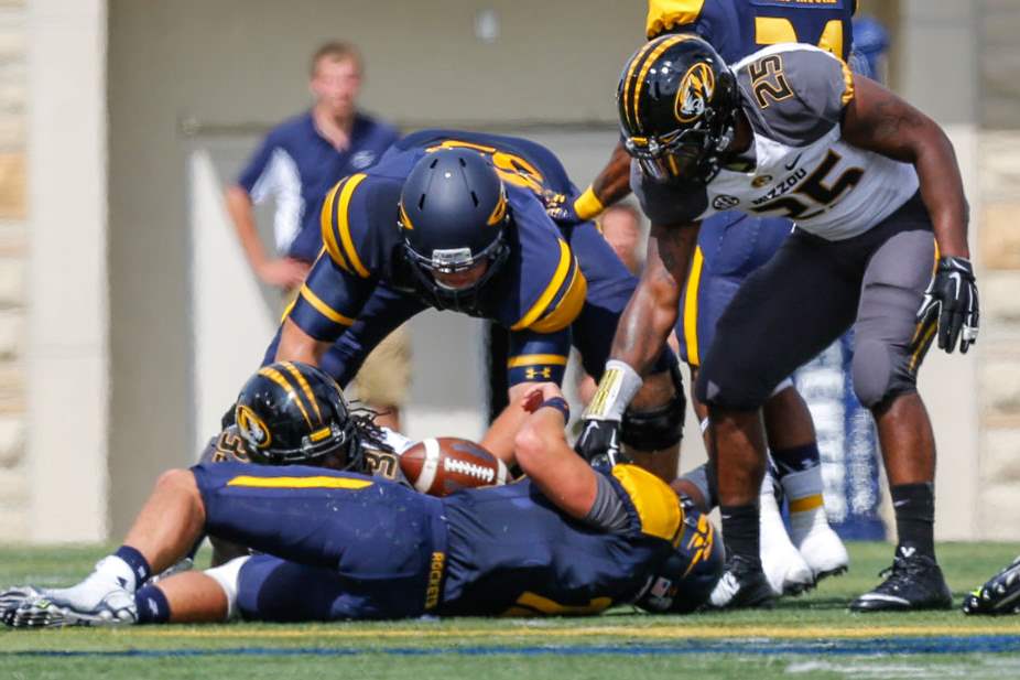 SPT-UTfootball7University-of-Toledo-quarterback-Phillip-Ely-12