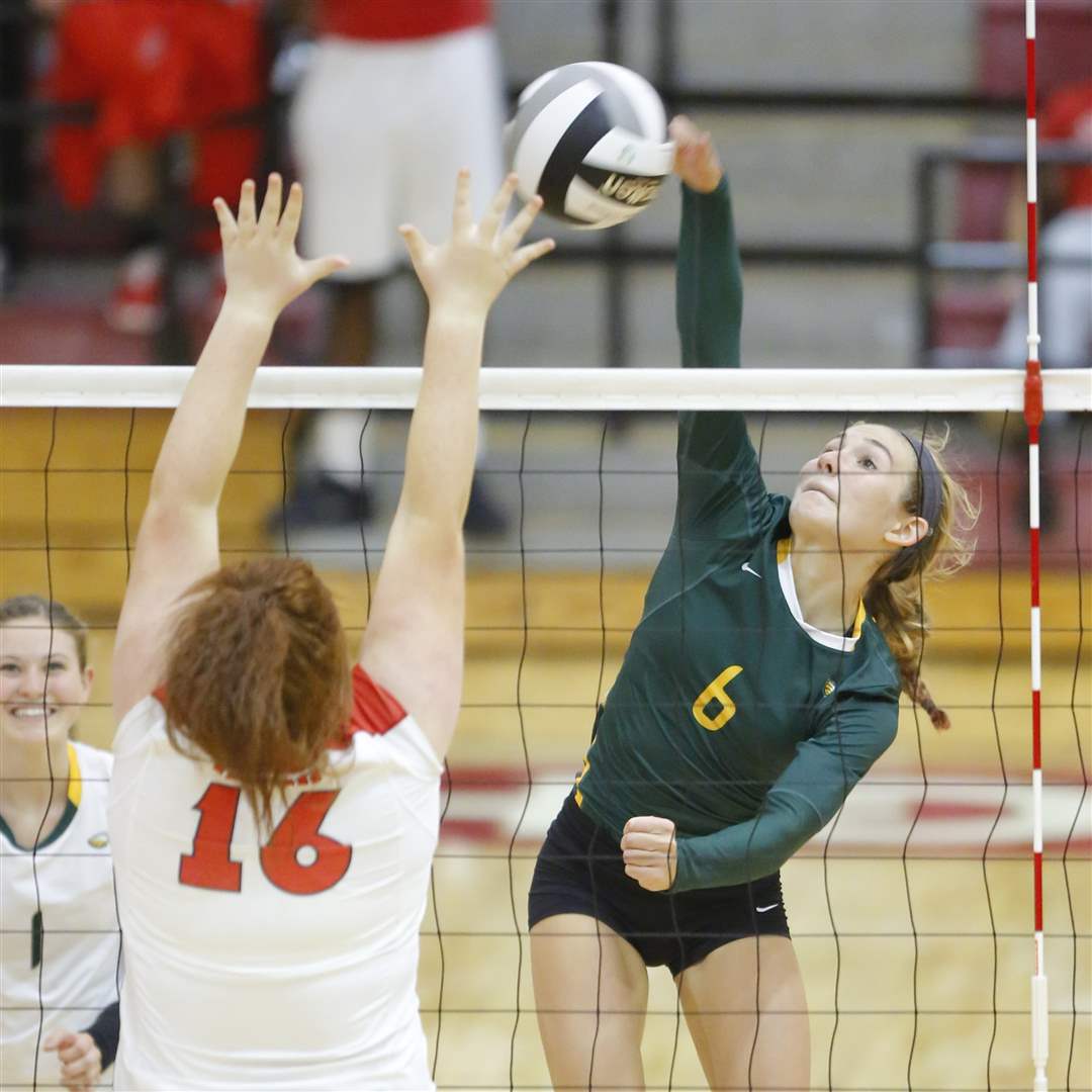 IN PICTURES: Clay volleyball defeats Central Catholic - The Blade