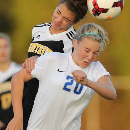 SPT-AWGIRLSOCCER17-5